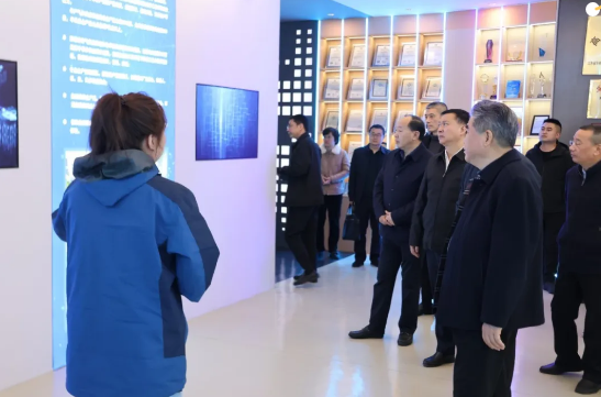 市政協(xié)領(lǐng)導(dǎo)開展“三聯(lián)三促”活動 走訪無錫恒大電子科技